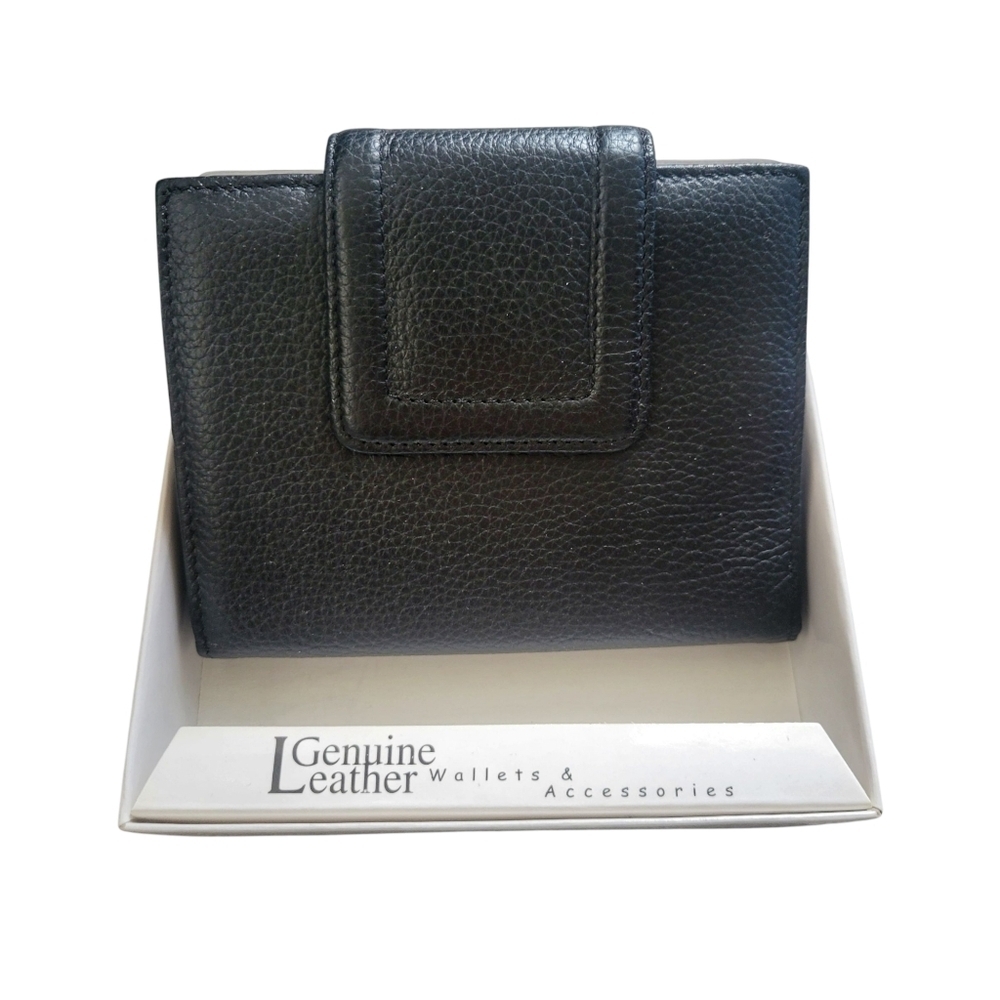 Vintage // Retro Genuine Leather Wallet with Coinpurse and photo slots